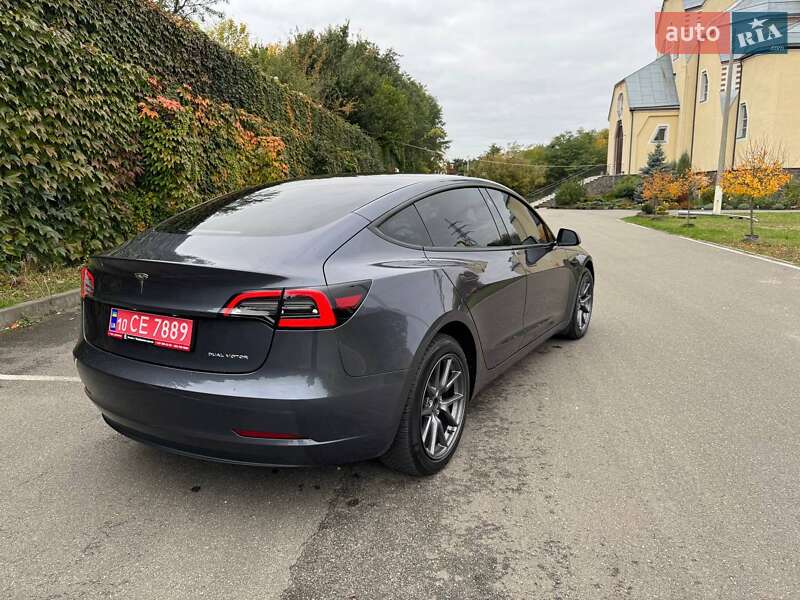 Седан Tesla Model 3 2023 в Киеве