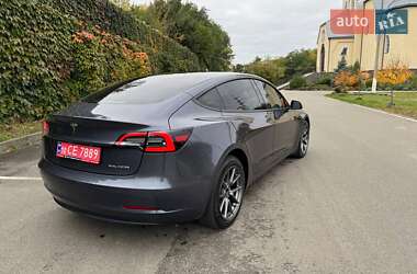 Седан Tesla Model 3 2023 в 
