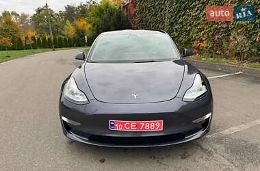 Седан Tesla Model 3 2023 в 