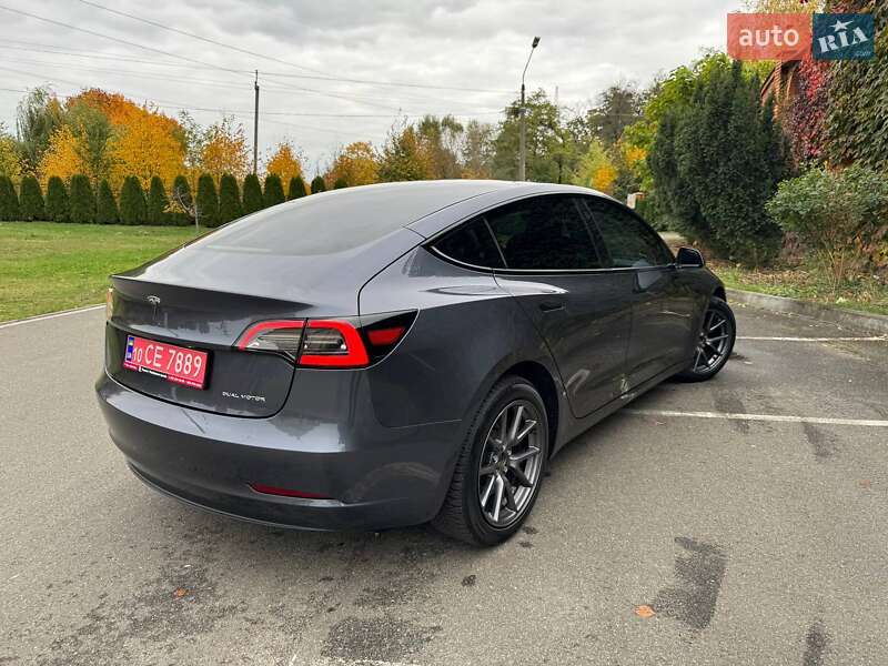 Седан Tesla Model 3 2023 в Киеве