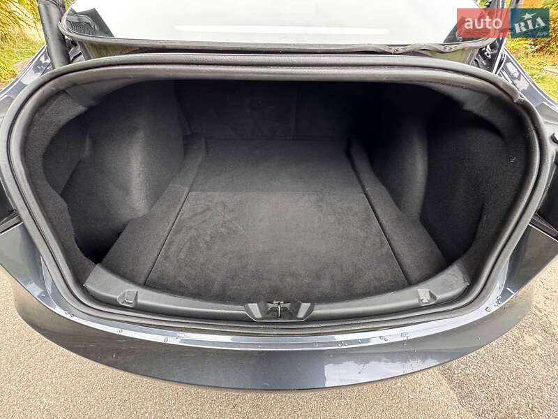 Седан Tesla Model 3 2023 в Киеве