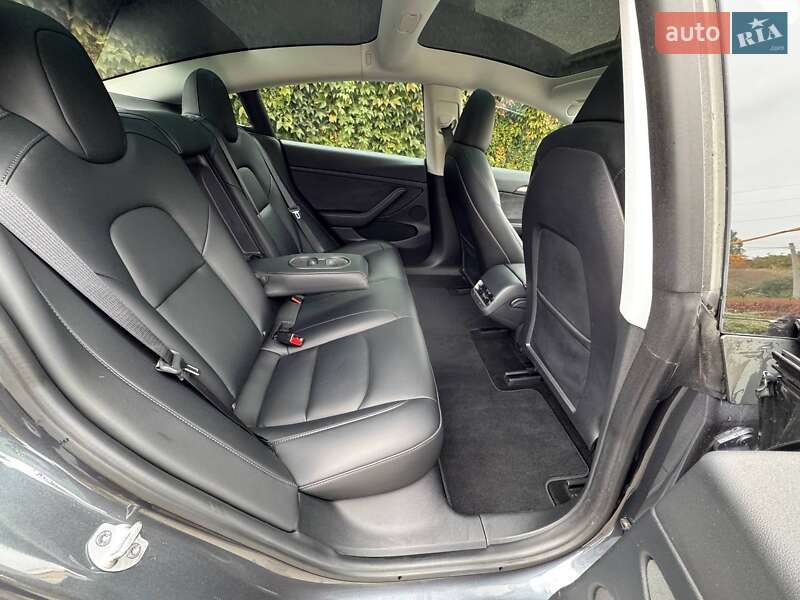 Седан Tesla Model 3 2023 в Киеве