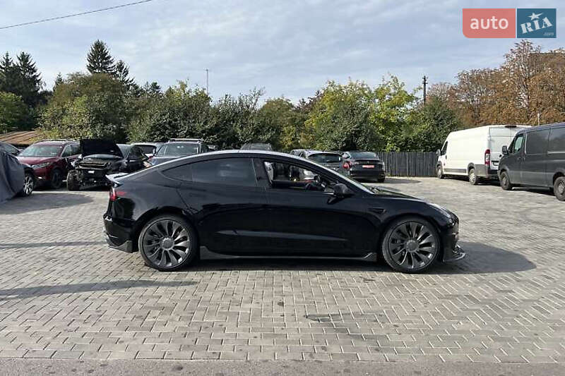 Седан Tesla Model 3 2021 в Львові