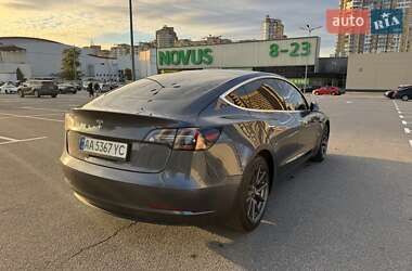 Седан Tesla Model 3 2019 в 