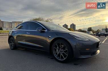 Седан Tesla Model 3 2019 в 