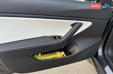 Седан Tesla Model 3 2019 в 