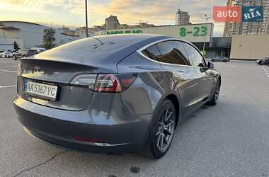 Седан Tesla Model 3 2019 в 