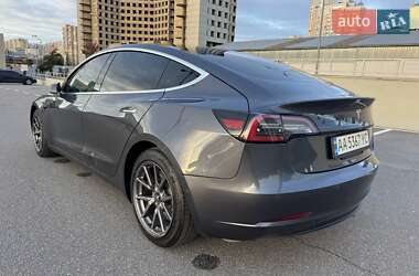 Седан Tesla Model 3 2019 в 