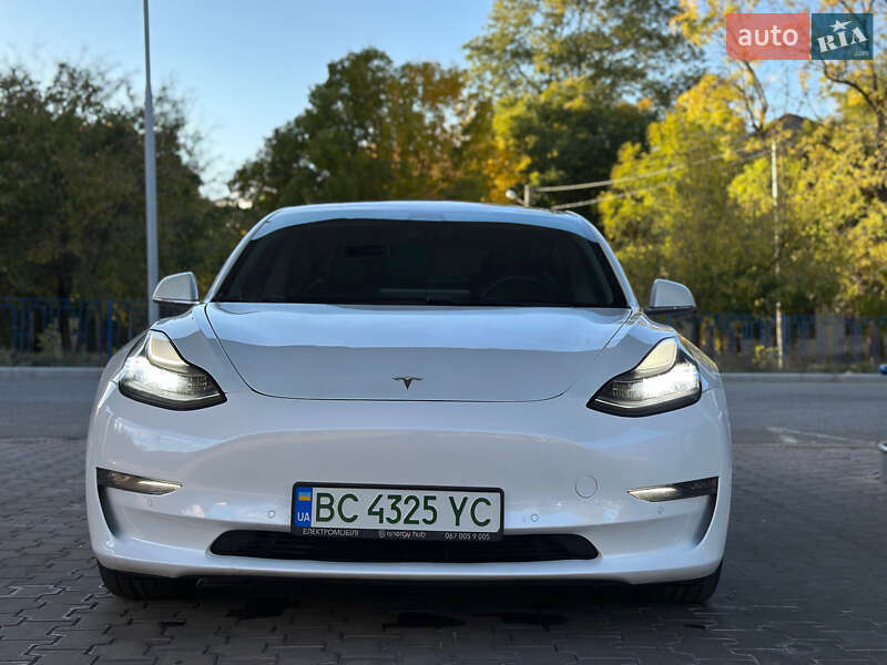 Tesla Model 3 2018