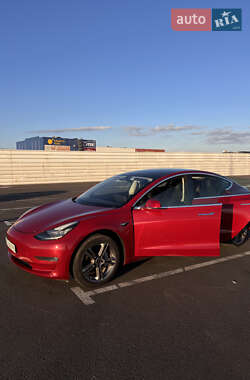 Седан Tesla Model 3 2019 в 
