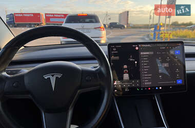 Седан Tesla Model 3 2019 в 