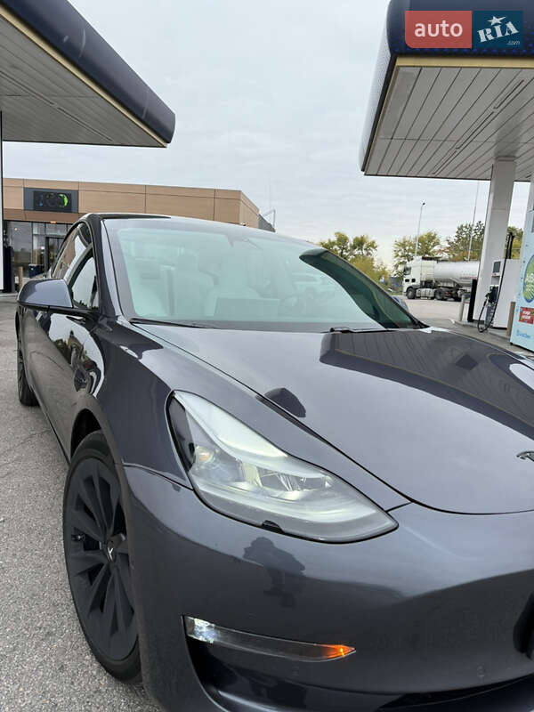 Седан Tesla Model 3 2021 в Дніпрі