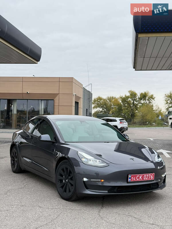 Седан Tesla Model 3 2021 в Дніпрі