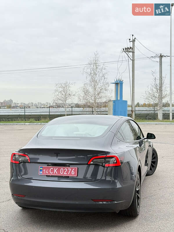 Седан Tesla Model 3 2021 в Дніпрі
