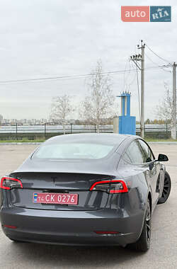 Седан Tesla Model 3 2021 в 