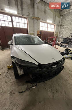 Седан Tesla Model 3 2024 в Львове