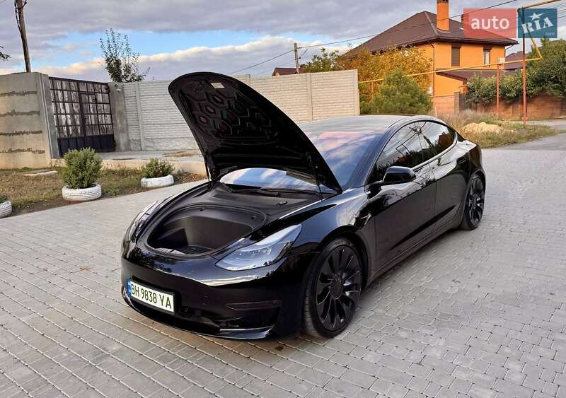 Седан Tesla Model 3 2022 в Одесі