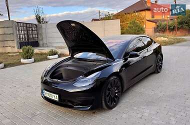 Седан Tesla Model 3 2022 в 