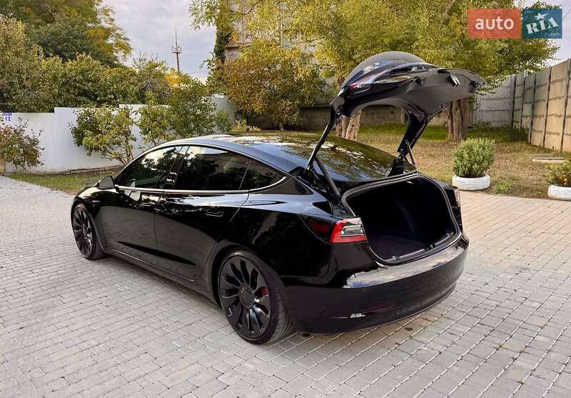 Седан Tesla Model 3 2022 в Одесі