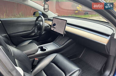 Седан Tesla Model 3 2021 в Киеве