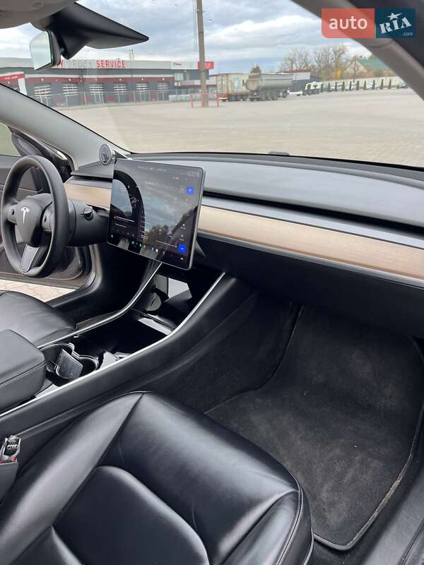 Седан Tesla Model 3 2019 в Сарнах фото 26 Седан Tesla Model 3 2019 в Сарнах