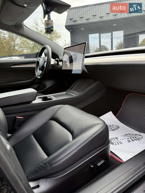 Седан Tesla Model 3 2022 в Дрогобичі