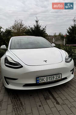Седан Tesla Model 3 2018 в Рівному