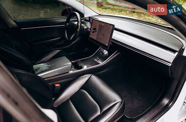 Седан Tesla Model 3 2019 в Львові фото 53 Седан Tesla Model 3 2019 в Львові
