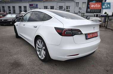 Седан Tesla Model 3 2019 в 