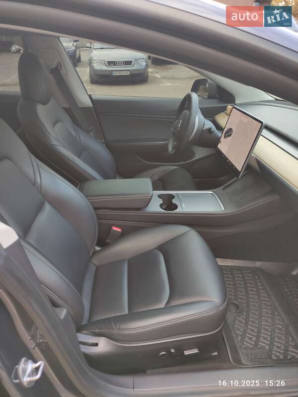 Седан Tesla Model 3 2021 в Києві