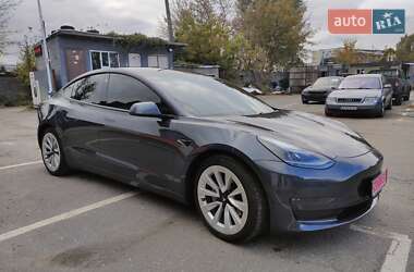 Седан Tesla Model 3 2021 в 