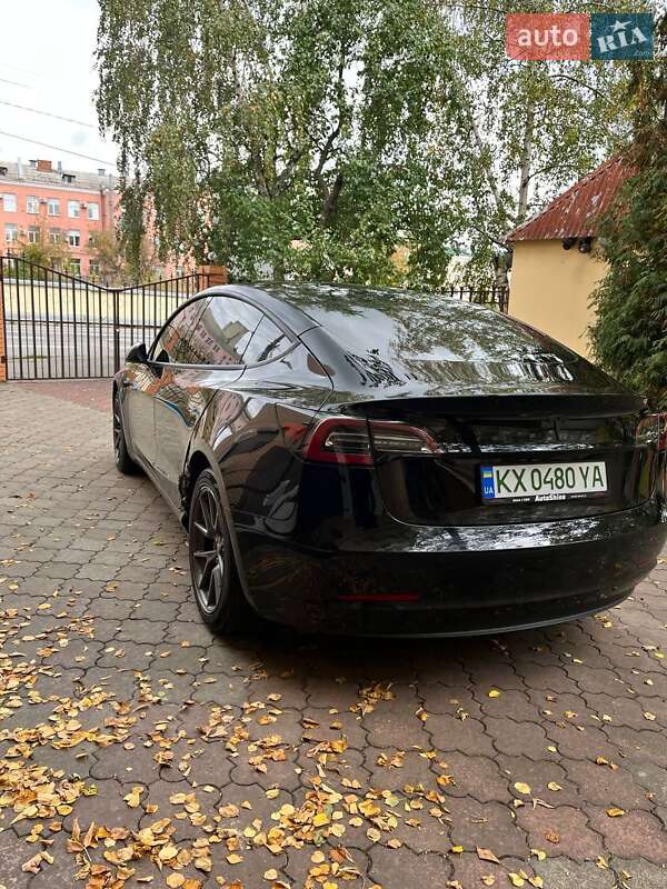 Седан Tesla Model 3 2023 в Харькове