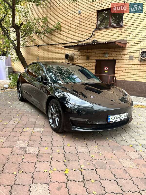 Седан Tesla Model 3 2023 в Харькове