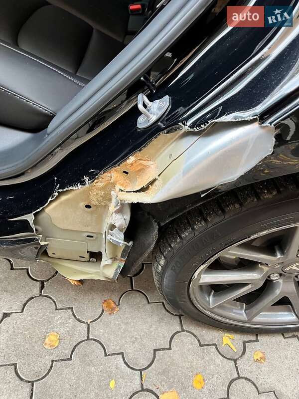Седан Tesla Model 3 2023 в Харькове