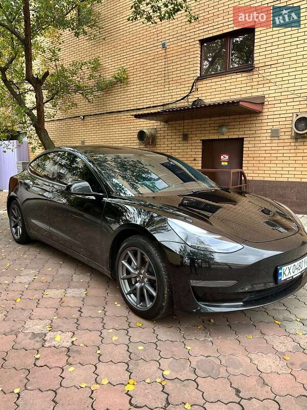 Седан Tesla Model 3 2023 в Харькове