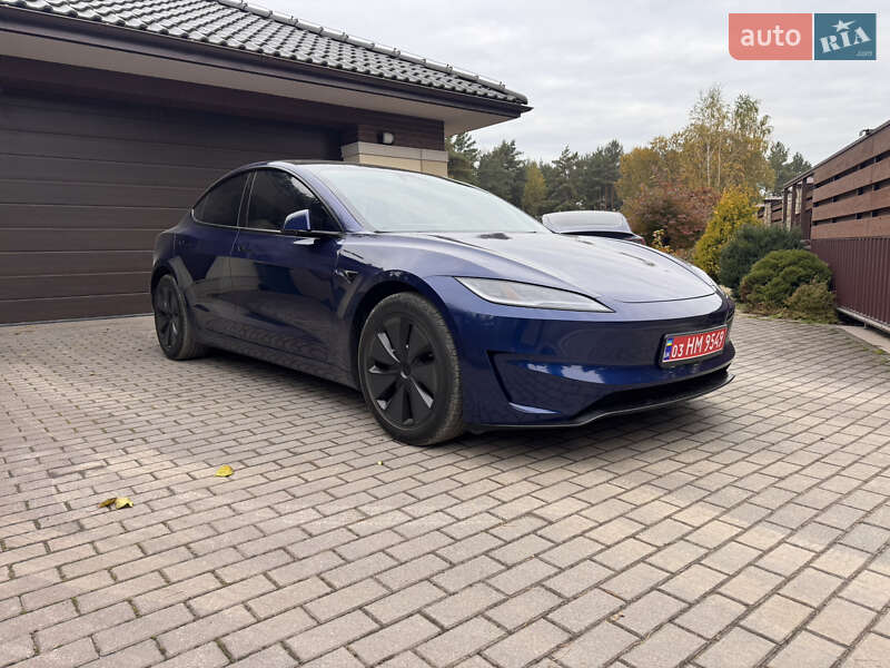 Седан Tesla Model 3 2024 в Львові