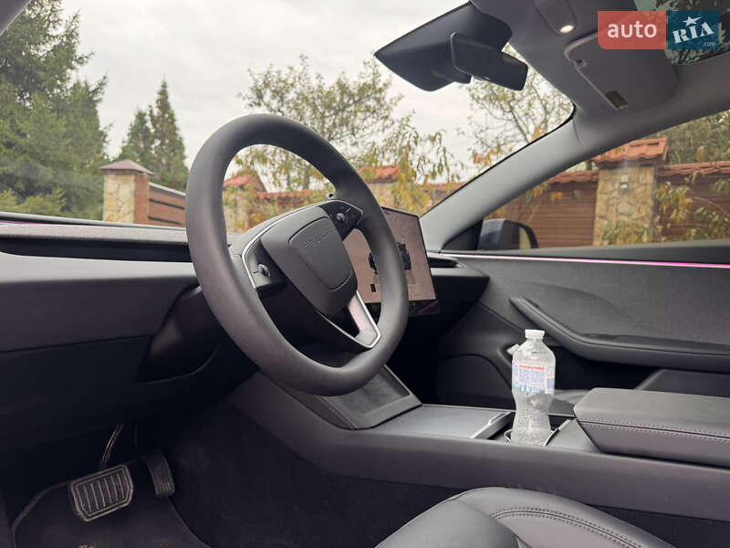 Седан Tesla Model 3 2024 в Львові