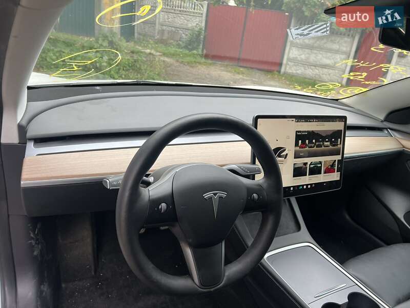 Седан Tesla Model 3 2022 в Києві