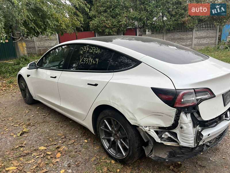 Седан Tesla Model 3 2022 в Києві
