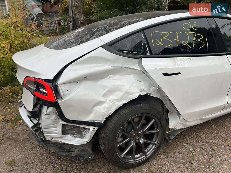 Седан Tesla Model 3 2022 в Києві