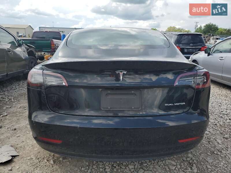 Седан Tesla Model 3 2021 в Самборе