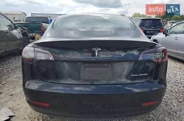 Седан Tesla Model 3 2021 в 