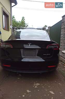 Седан Tesla Model 3 2021 в Самборе