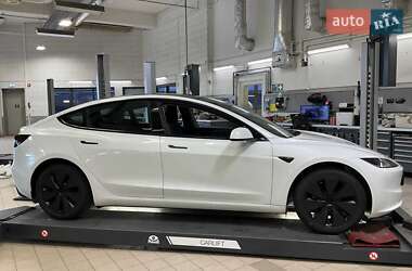 Tesla Model 3 2024