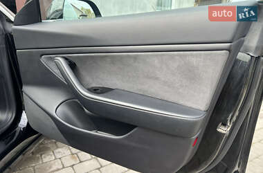 Седан Tesla Model 3 2019 в 