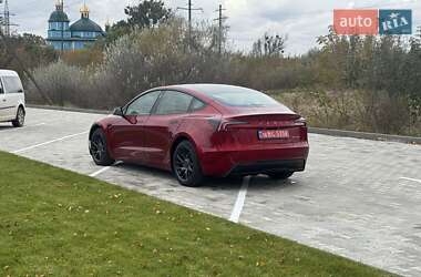 Седан Tesla Model 3 2024 в 