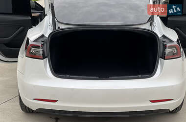 Седан Tesla Model 3 2021 в Луцке