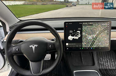 Седан Tesla Model 3 2021 в Луцке