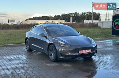 Седан Tesla Model 3 2020 в 