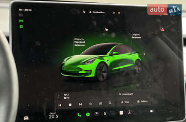 Седан Tesla Model 3 2022 в 